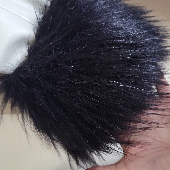 Vintage 1970s Genuine Leather Trench Coat with Faux Fur Cuffs - Picture 5 of 12